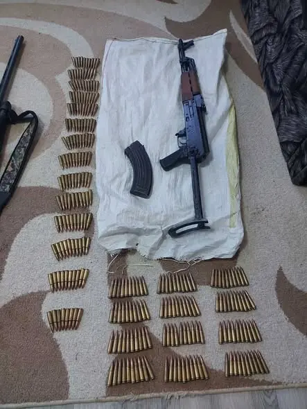 Претрес во битолско, пронајдени оружје и муниција, лишено од слобода едно лице