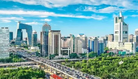 Шефовите на дипломатиите на Тајланд и Камбоџа пристигнаа на преговори во Кина