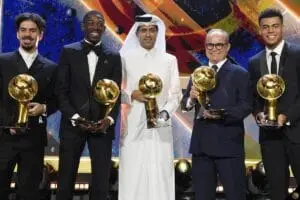 Крунисување во Дубаи: Дембеле е најдобар во светот, Роналдо му врачи специјално признание на Ѓоковиќ!