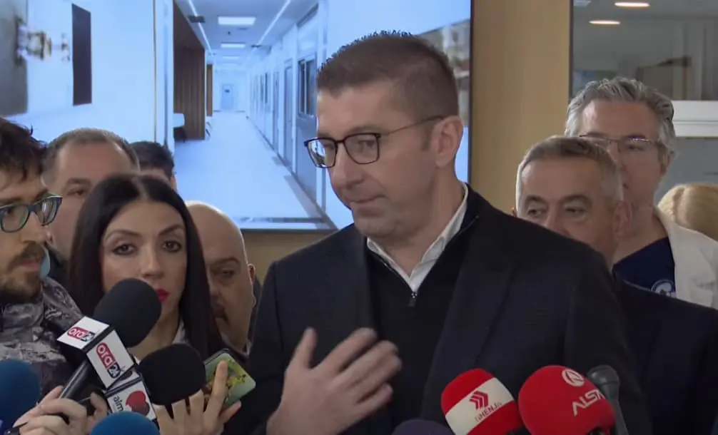 Премиерот Мицкоски во посетата на Универзитетската клиника за гинекологија (во живо)