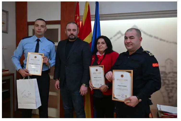Доделени признанијата за најдобар пожарникар, полицаец и крводарител на Град Скопје за 2025 година