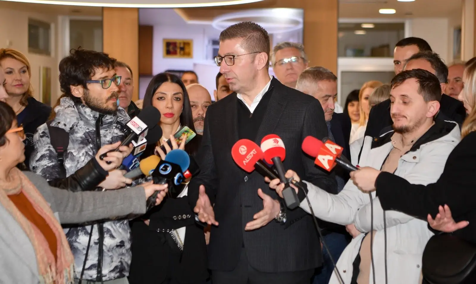 (Видео) Мицкоски: Стапката на сиромаштија бележи намалување, а „џини индексот“е првпат под 30% во последните 30 години