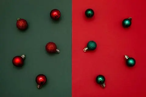 ЦРВЕНА И ЗЕЛЕНА: Дознајте зошто овие бои се симбол на Божиќ и Нова година?