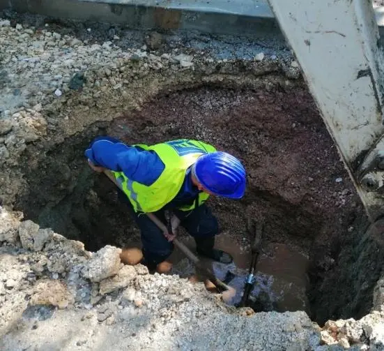 Без вода Филхармонија, средното музичко училиште, Министерство за транспорт