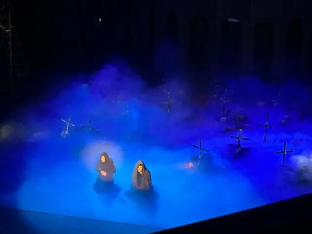 Сонцето блиску, а каде е светлината?