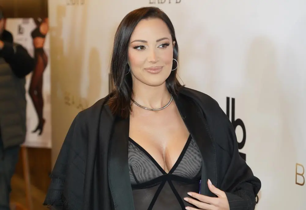 Фото: Александра Пријовиќ за прв пат ја покажа својата ќерка Арија