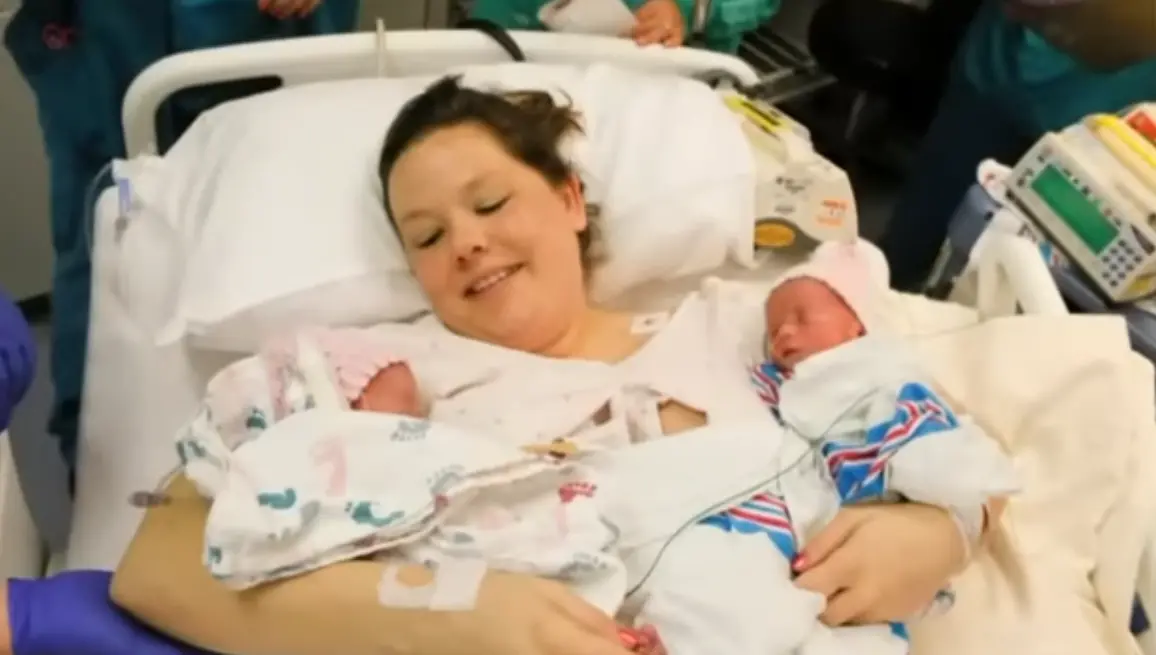 Ја слушна воздишката на докторот кога се породи: Сè ѝ беше јасно кога ги виде близнаците, целата породилна сала плачеше