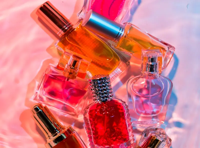 Незабележан рекорд: Зошто беа лансирани повеќе од 6.000 нови парфеми во 2025 година?
