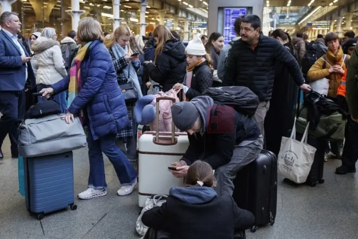 Илјадници патници заглавени меѓу Британија и Франција поради прекин на струја во Евротунелот