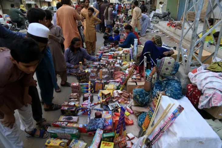 Во Австрија запленети 15.000 опасни петарди