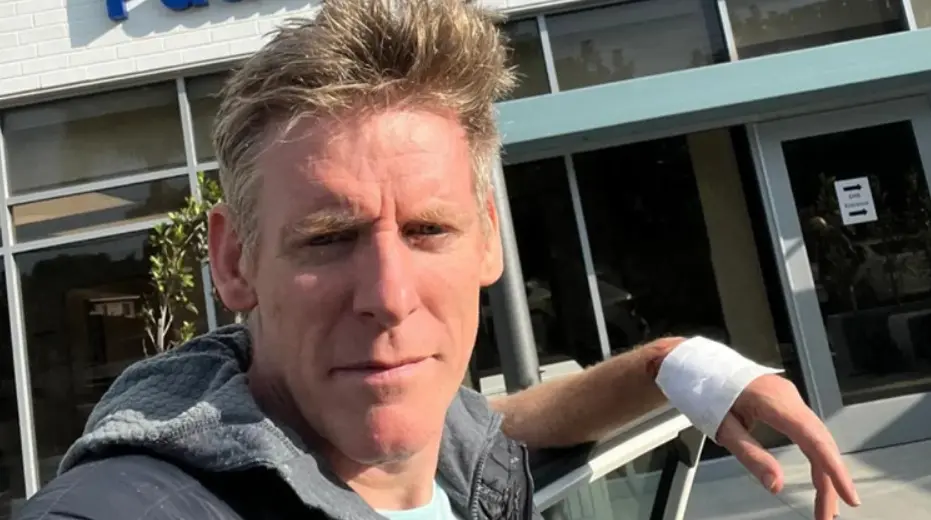 Британец пливал маратон и бил нападнат од голема бела ајкула. ​​„Се боревме малку“