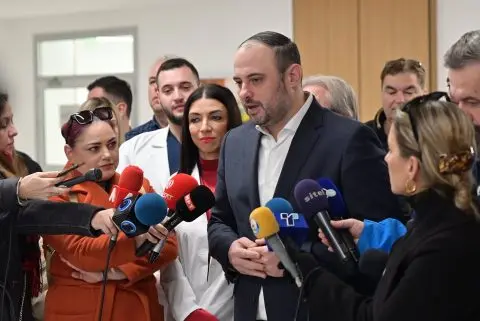 Нов живот, нова надеж, малата Евгенија е првото родено бебе во Скопје, објави Ѓорѓиевски