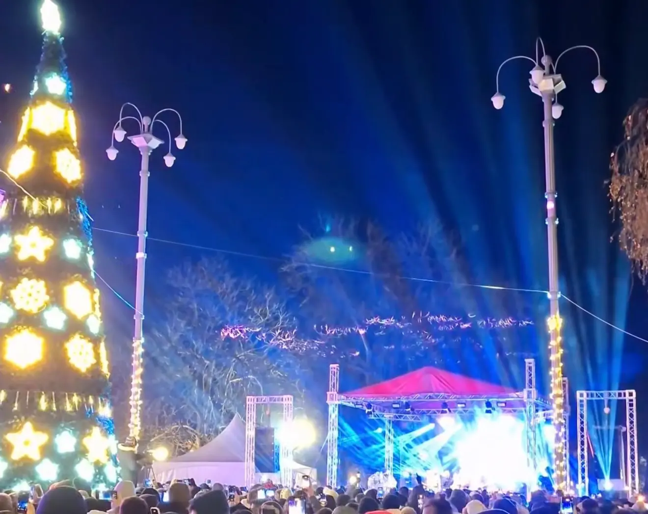 ВИДЕО: Битола ја пречекува Новата 2026 година со емотивна честитка