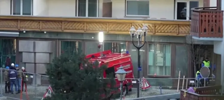 ПИРОТЕХНИКА ГО ЗАПАЛИЛА ПЛАФОНОТ Најмалку 40 мртви, над 100 повредени во пожарот во Кран Монтана