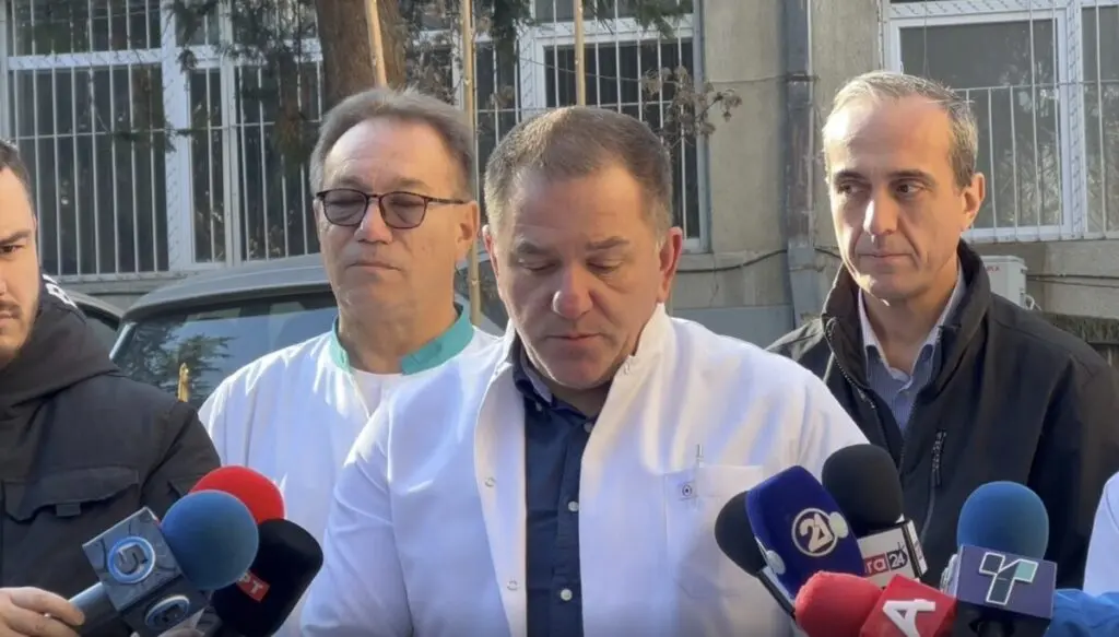 Сообраќајки, тешки повреди и случаи од пиротехника: Клиниките со полни раце работа за новогодишната ноќ