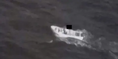 Американската војска нападна три брода во Карипското Море, убивајќи осум лица