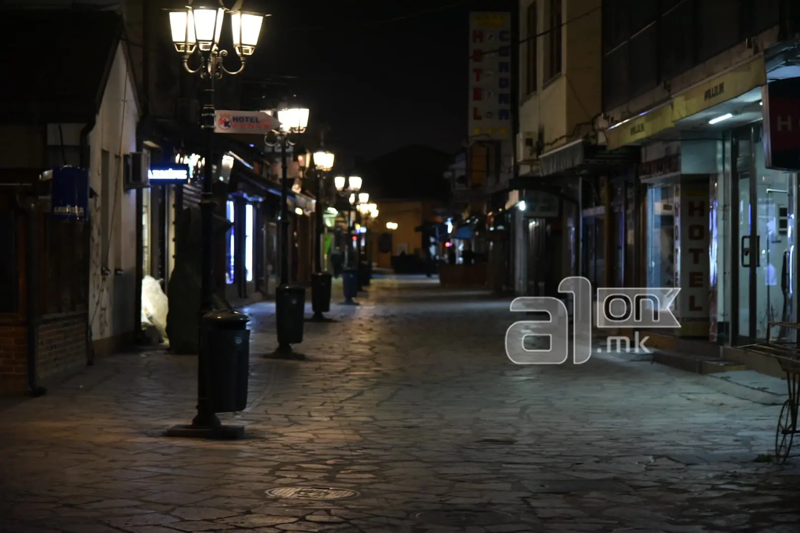 ВИДЕО: Убиен 23-годишен турски државјанин во Стара чаршија, напаѓачот е во бегство