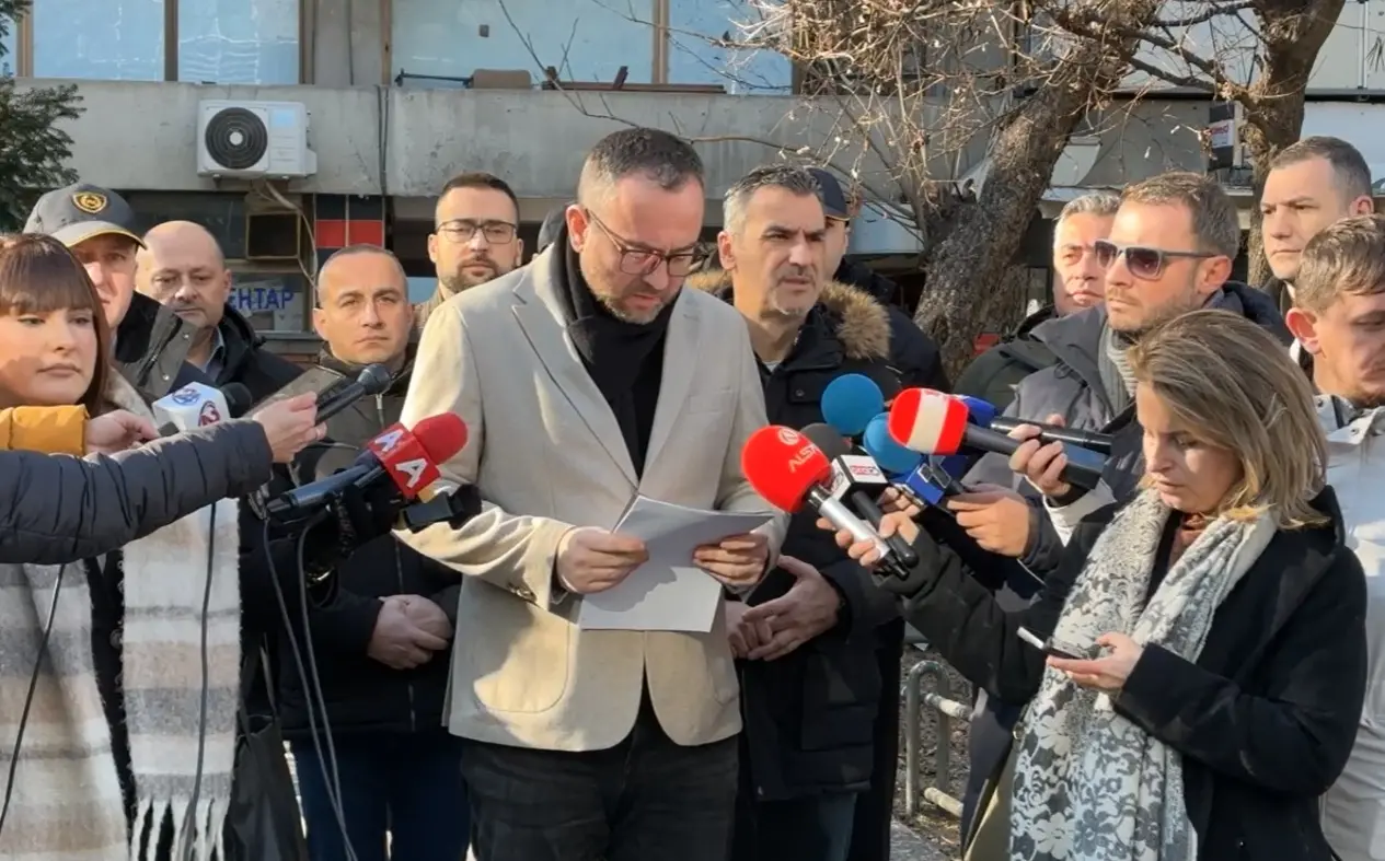 Бурна новогодишна ноќ за дежурните лекарски служби, меѓу случаите и двегодишно дете со повреди од огнено оружје