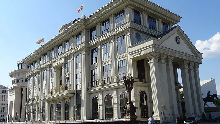 Нема информации за загинати или повредени македонски државјани по пожарот во Кран-Монтана, информираат од македонската амбасада во Берн