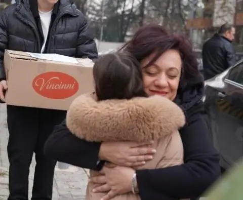 Градоначалничката Стаменкоска Трајкоска подели хуманитарни пакети на социјално загрозени семејства