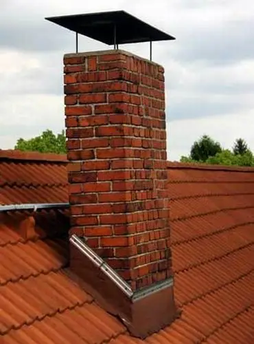 Пожар во станбена зграда во Штип, две лица повредени