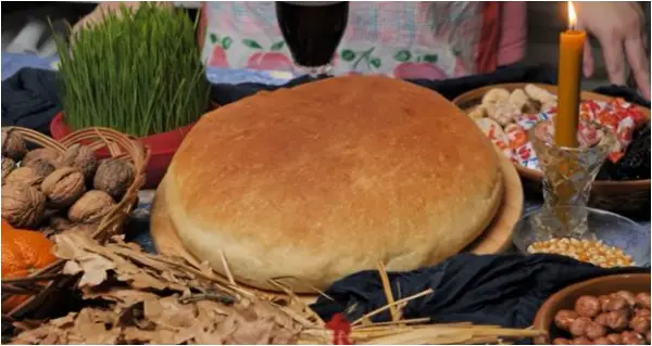 Стар народен рецепт за посно бадниково лепче, без кое не може да се замисли Бадник