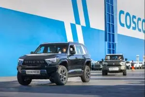 Донгфенг качи на брод 400 примероци од луксузниот М-Херо за Средниот Исток