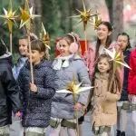 УТРЕ БАДНИКОВИТЕ ЗВЕЗДИ ЌЕ ГО ОБОЈАТ ШИРОК СОКАК