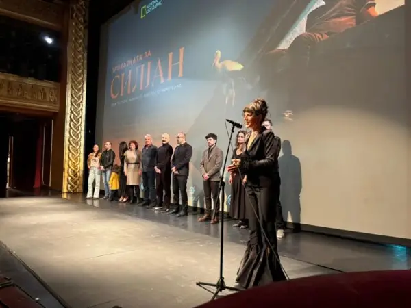 Десетминутен аплауз и солзи во МНТ: „Приказната за Силјан“ ја освои македонската публика