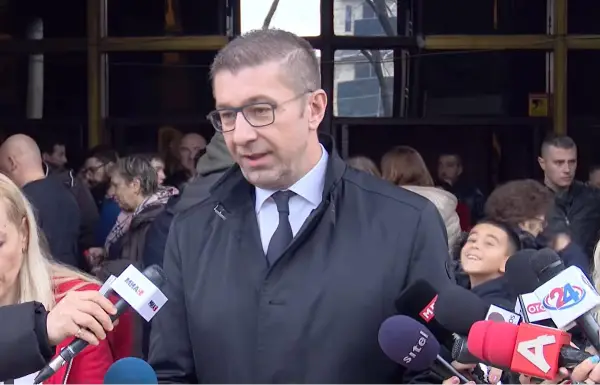 Мицкоски со порака за Божиќ: Силата на државата започнува од домот, да градиме иднина за нашите деца