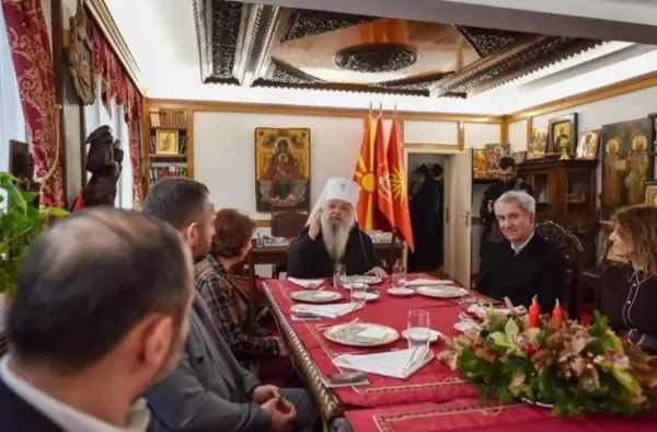 БОЖИКНА СРЕДБА: Архиепископот г.г. Стефан домаќин на средбата со Сиљановска, Иванов, Димовски, Тошковски, Трајковска и Ѓорѓиевски