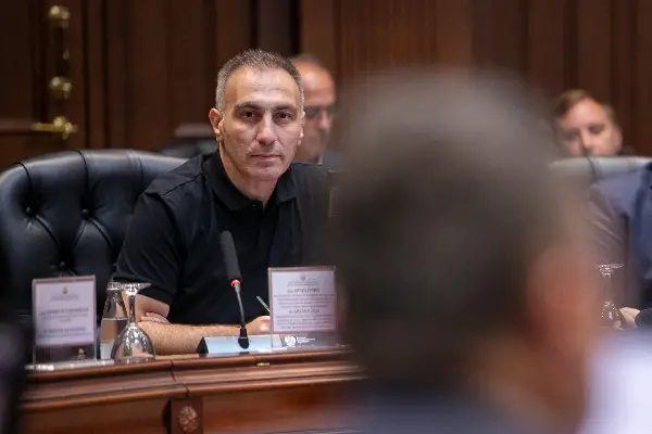 „Косова прес“: Артан Груби e во Приштина?