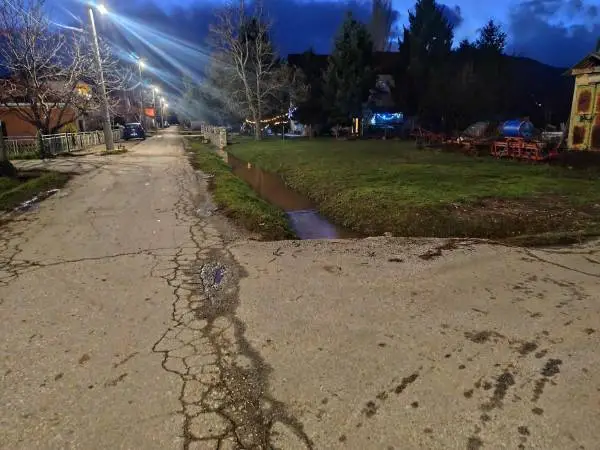 Водата во Кравари се повлече, каналите проодни