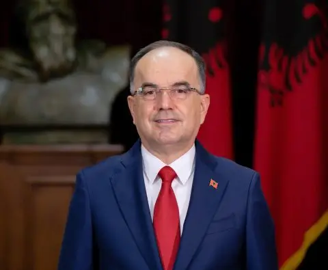 Албанскиот претседател упати апел до жителите на поплавените подрачја да ги следат упатствата на надлежните одговорни за евакуација