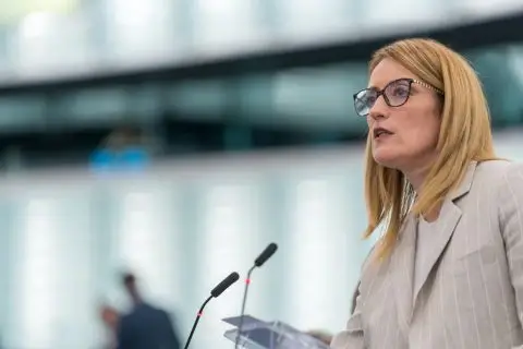 Мецола со поддршка до демонстрантите во Иран: Нема затвор, закана и солзавец што ќе ја потисне желбата за слобода