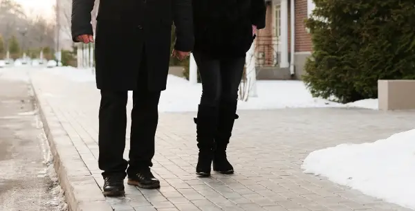 Трикови за безбедно одење по замрзнат пат