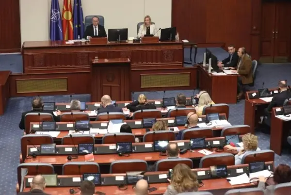 Левица: Остануваме единствена партија чии пратеници не земале ниту денар за патни трошоци