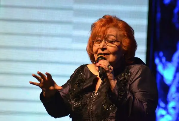 (ВИДЕО) Семејството на Виолета Томовска ја објави „Молитва“ за 80-тиот роденден