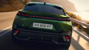 Фејслифтот на Пежо 408 донесе дополнителни светла