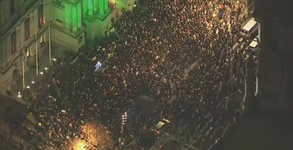 Градоначалникот на Минеаполис: Демонстрантите во Минеаполис “да не се фатат на мамката“ на Трамп