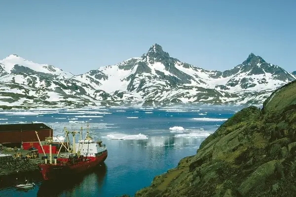 Гренланд не е на продажба – остар одговор на заканите од Вашингтон