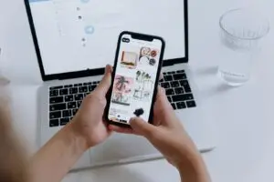 Meta брише профили во Австралија: „Ги преземаме сите чекори за да се усогласиме со законот“