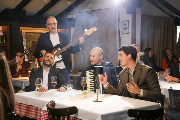 Зоран Илиев и Александар Софрониевиќ ја претставуваат песната и спотот „Не боле мене“ пред македонската и српската публика (ВИДЕО)