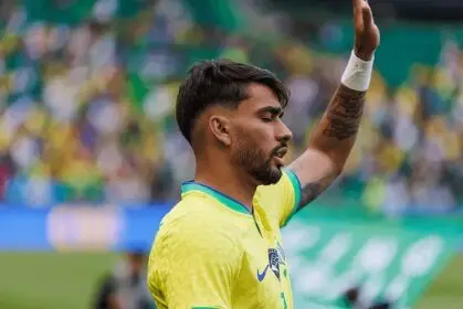 Пакета побарал Вест Хем да ја прифати понудата од Фламенго