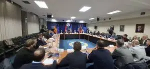 ДУИ утре ќе одлучи дали ќе учествува на лидерска средба