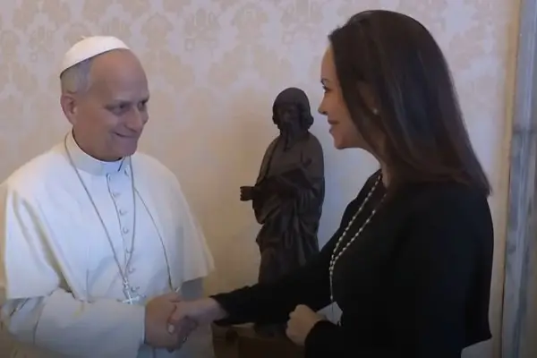 „Победата над злото се приближува“, изјави лауреатката на Нобеловата награда за мир Мачадо пред папата Лав Четиринаесетти