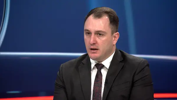 Како ги објаснува коинциденциите во тендерот од 1,1 милиони евра – прашање до министерот Андоновски