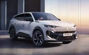 Со Filante, Renault оди во лов на германските премиум брендови