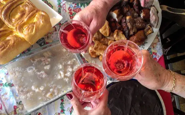 Вечерва се пречекува Стара Нова година: Народни верувања кои ни носат среќа