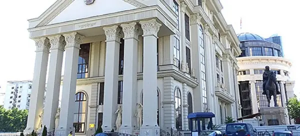 МНРиНТ: Македонските граѓани кои се во Иран да ја напуштат земјата и да се одложат сите патувања кои не се неопходни